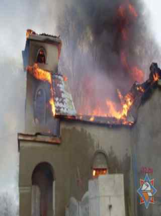 В Добрушском районе горел храм Николая Чудотворца