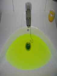 Минчан предупреждают, что вода в трубах может стать зеленой