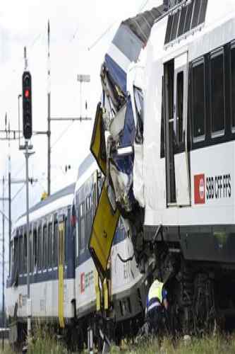 картинка швейцария столкновение поездов