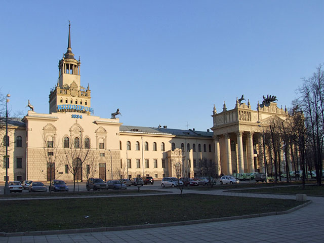 Здание Московского ипподрома, 1950—1955