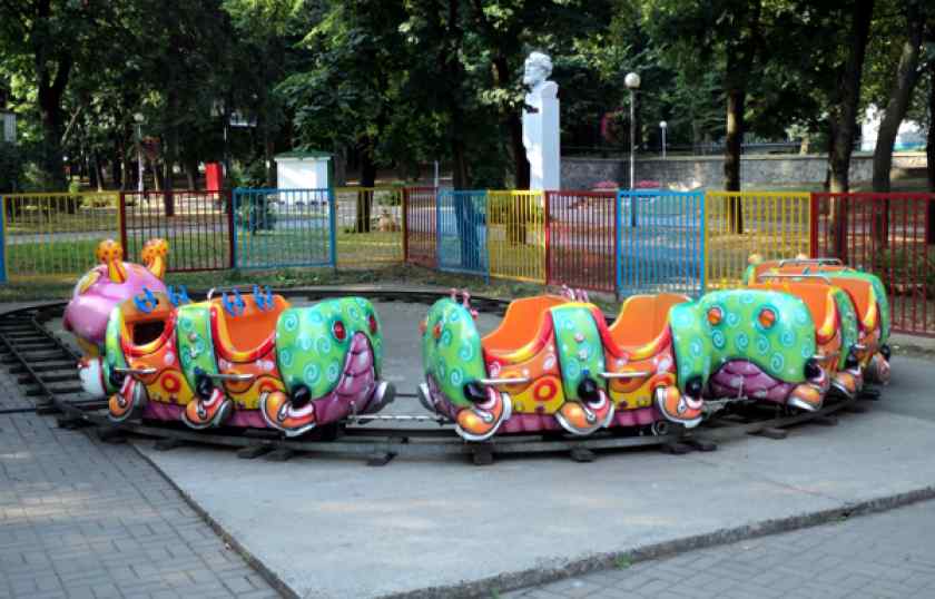 Аттракцион «Детский мини-поезд» в парке Горького