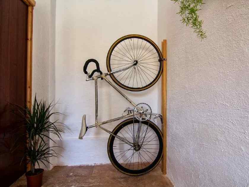 Хранение велосипеда на стойке