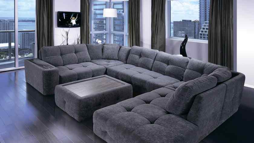 Модульный диван в гостиной