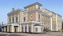 В угоду Мельпомене