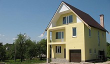 А земля пока продаётся. И весьма неплохо.