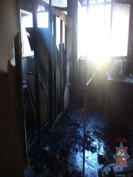 Пожар в магазине мебели в Наровле: эвакуировано 10 человек