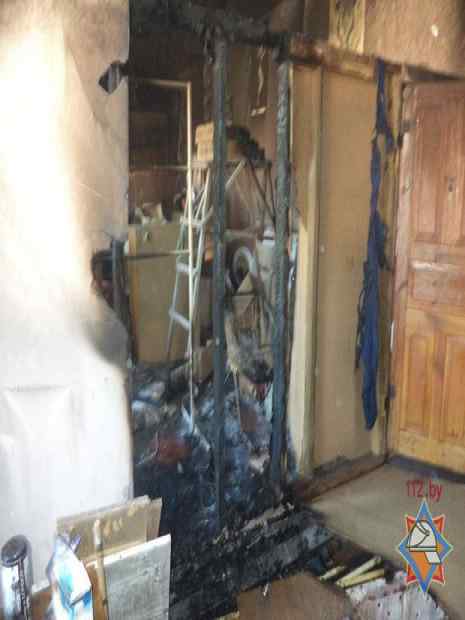 Пожар в магазине в Наровле