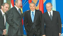 Великие дела больших политиков в Казахстане: примет ли Лукашенко Кыргызстан в Таможенный союз?